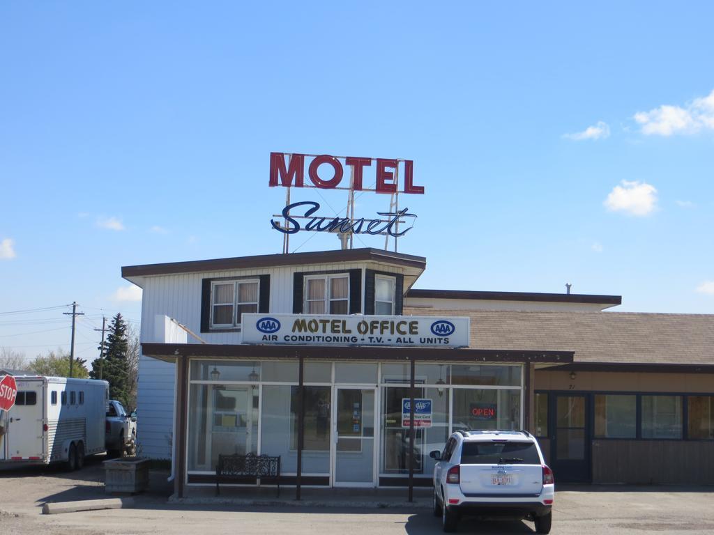 Sunset Motel Fort Macleod Exterior foto