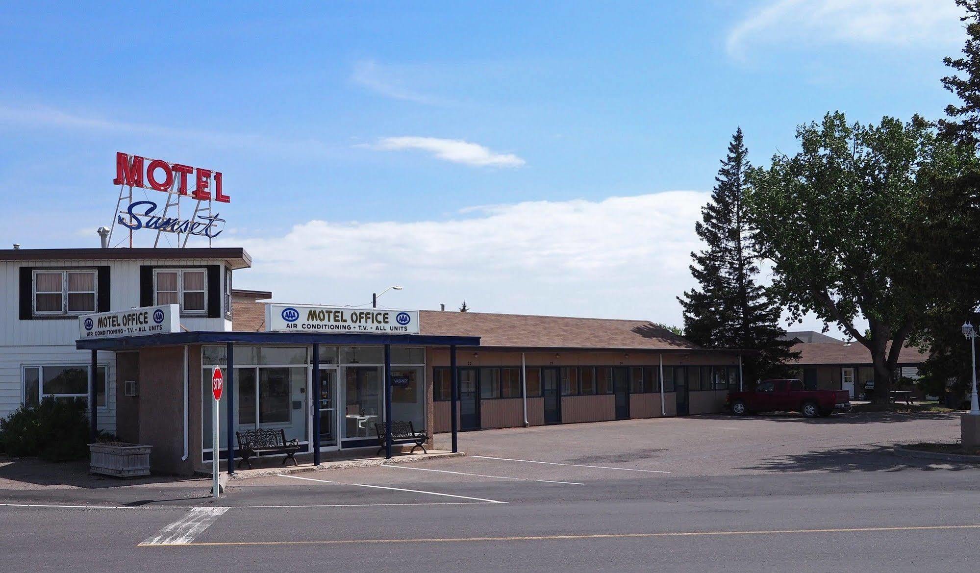 Sunset Motel Fort Macleod Exterior foto